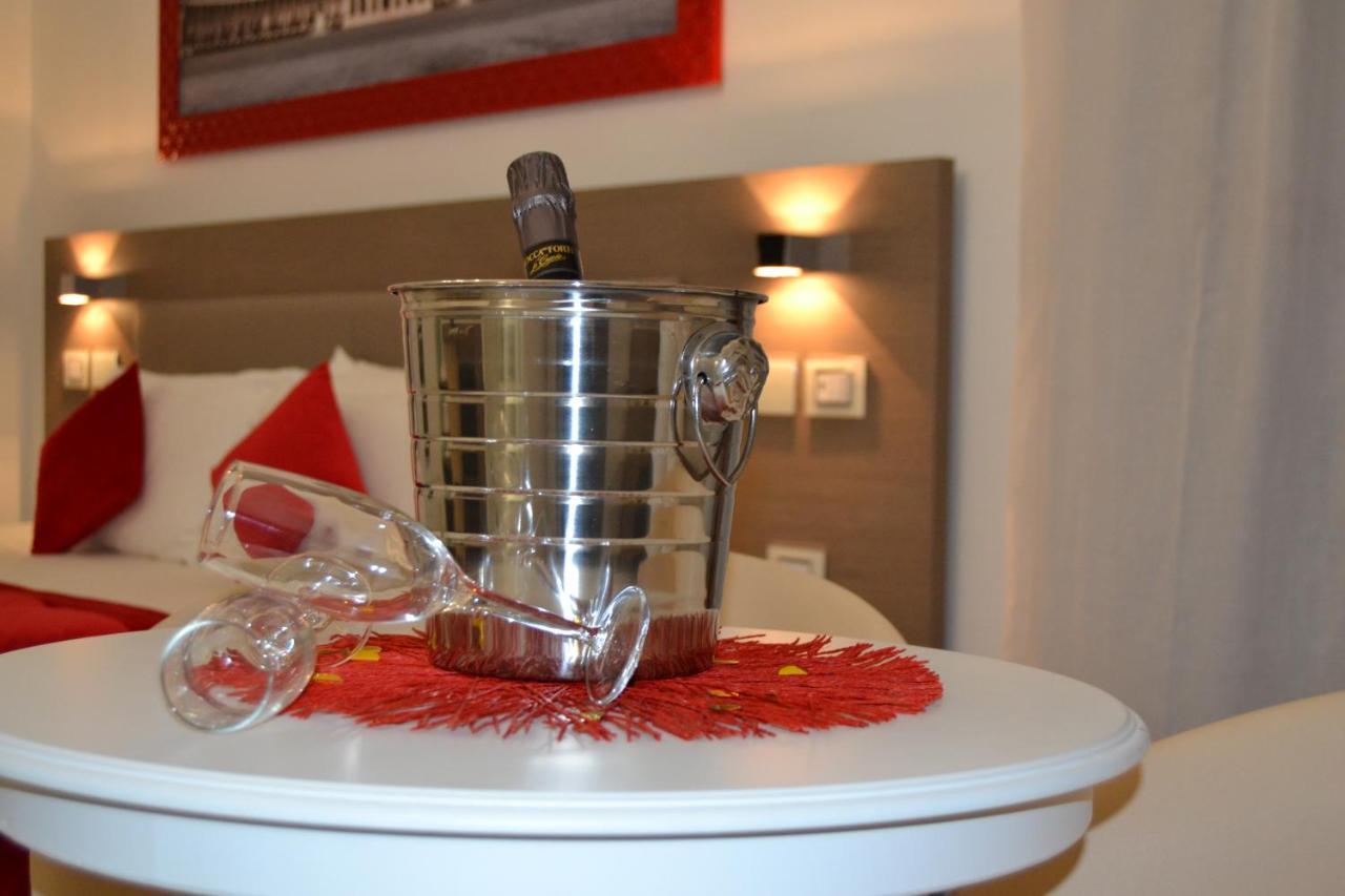 Mecla Suites Nápoly Kültér fotó