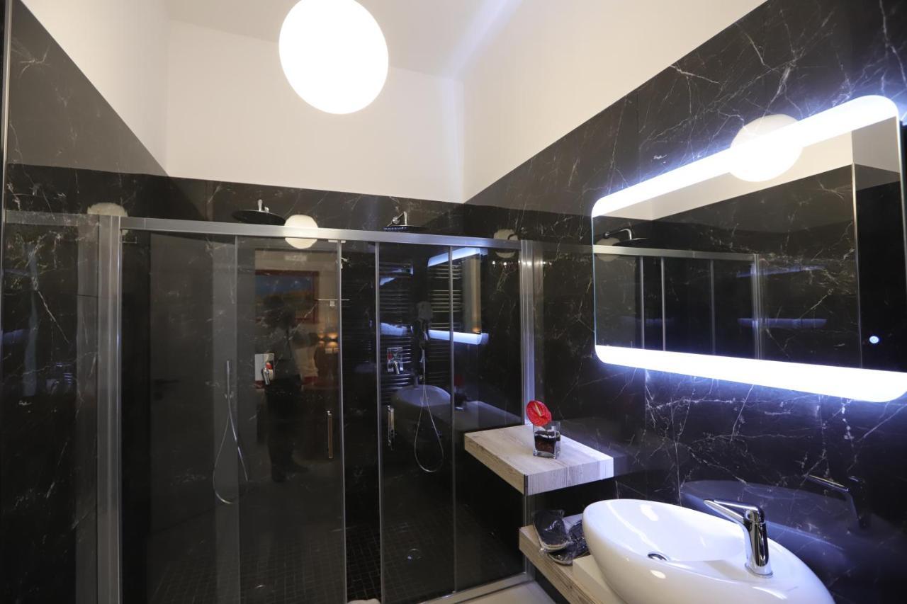 Mecla Suites Nápoly Kültér fotó